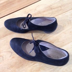 Ecco Mary Janes